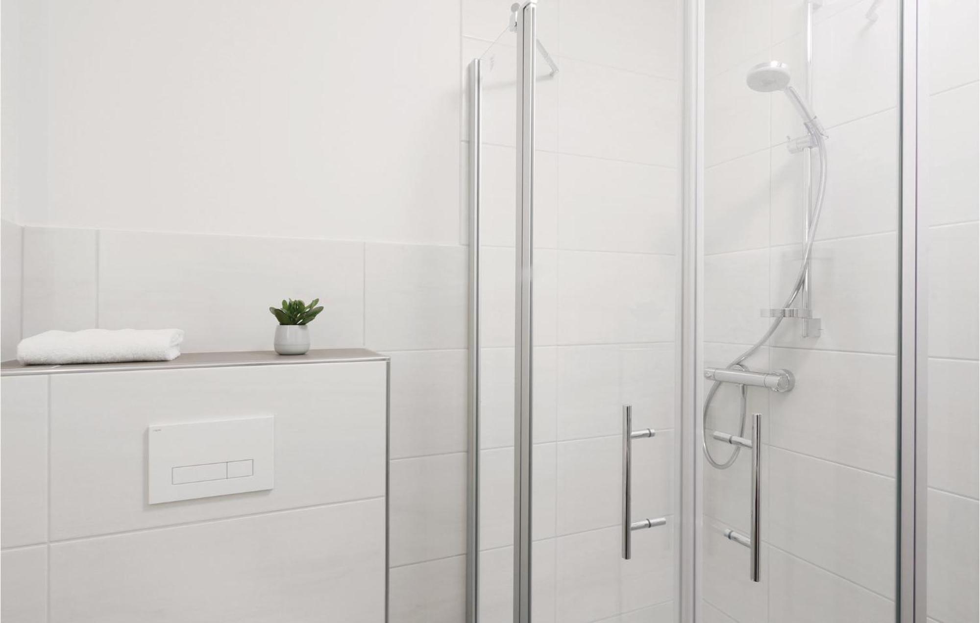Amazing Apartment In Dagebuell With Kitchenette Eksteriør billede