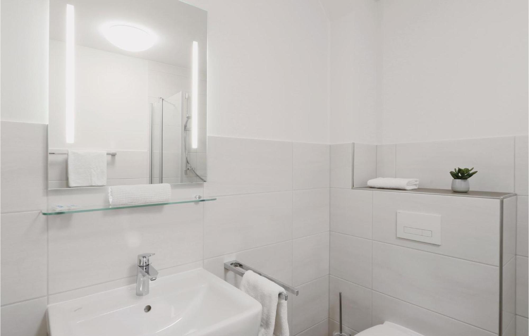 Amazing Apartment In Dagebuell With Kitchenette Eksteriør billede
