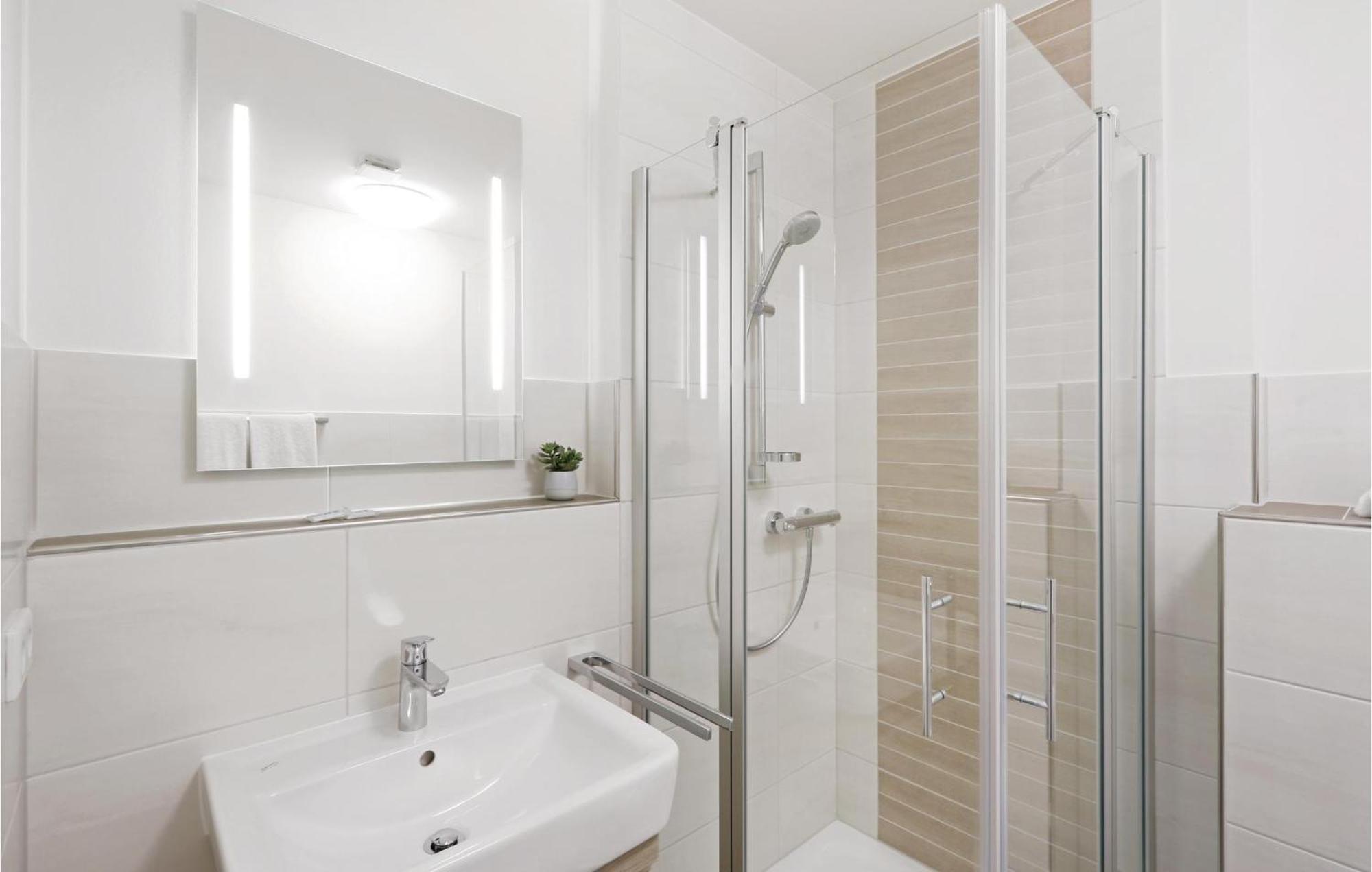 Amazing Apartment In Dagebuell With Kitchenette Eksteriør billede